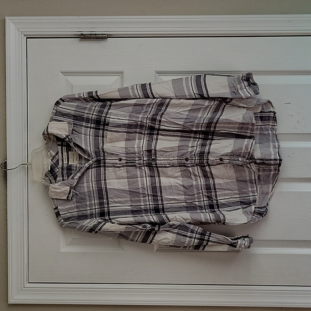 American Eagle Boyfriend Fit Button Up Long Sleeve Shirt
